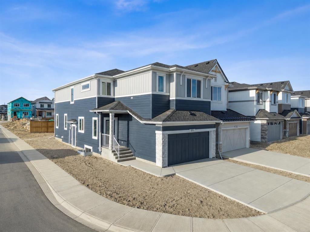 571 Buffaloberry Manor SE, Calgary — photo 2 of 34
