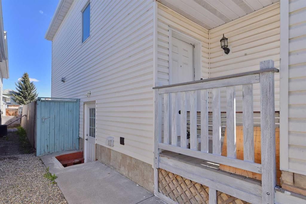 125 Costa Mesa Close NE, Calgary — photo 3 of 37