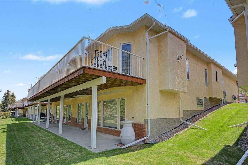 18 Prominence View SW, Calgary — photo 2 of 45