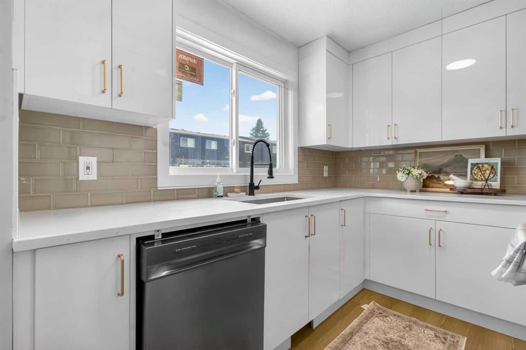 213, 5340 17 Avenue SW, Calgary — photo 5 of 31