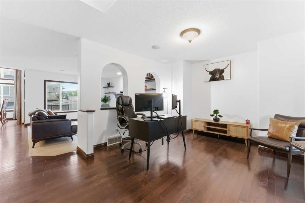 225 Panamount Road, Calgary — photo 4 of 41
