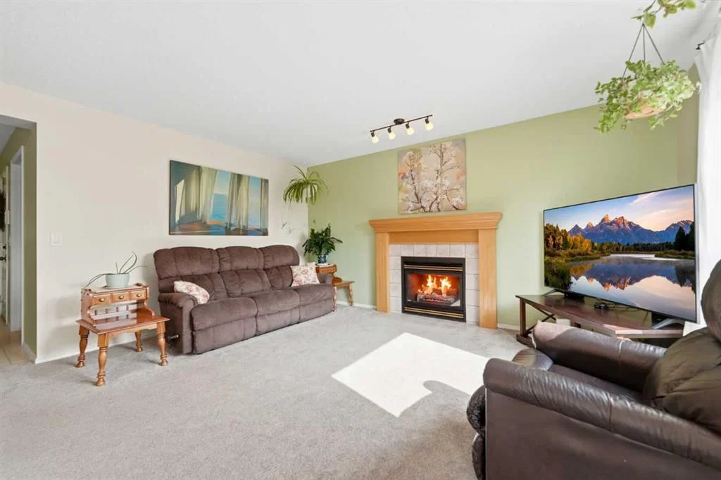 46 Somerside Place SW, Calgary — photo 4 of 50