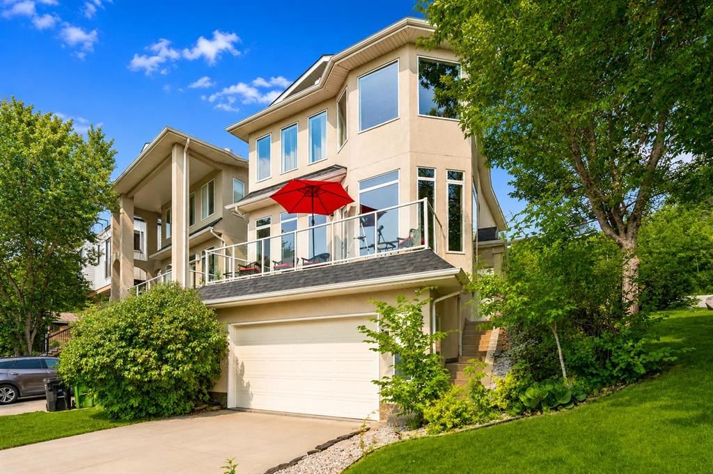 212 12A Street NE, Calgary — photo 4 of 30