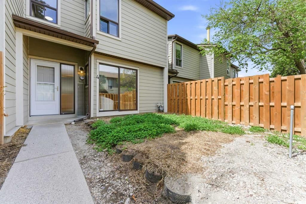 4, 106 Grier Terrace NE, Calgary — photo 3 of 26