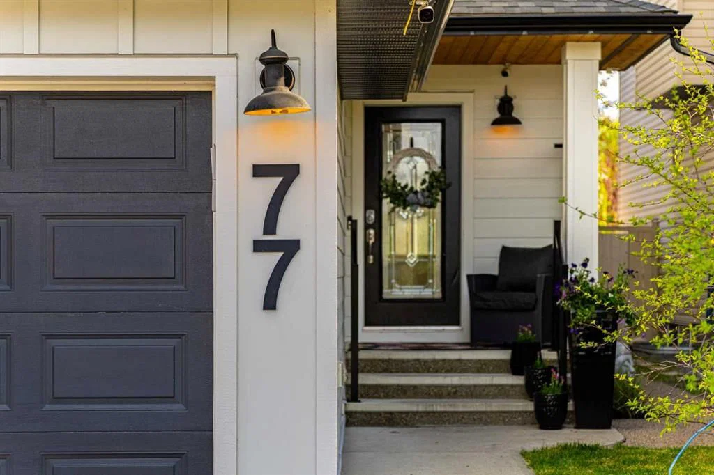 77 Everbrook Drive SW, Calgary — photo 2 of 50