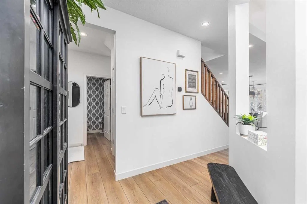 77 Everbrook Drive SW, Calgary — photo 4 of 50