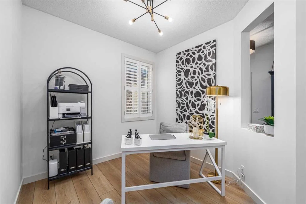 77 Everbrook Drive SW, Calgary — photo 5 of 50