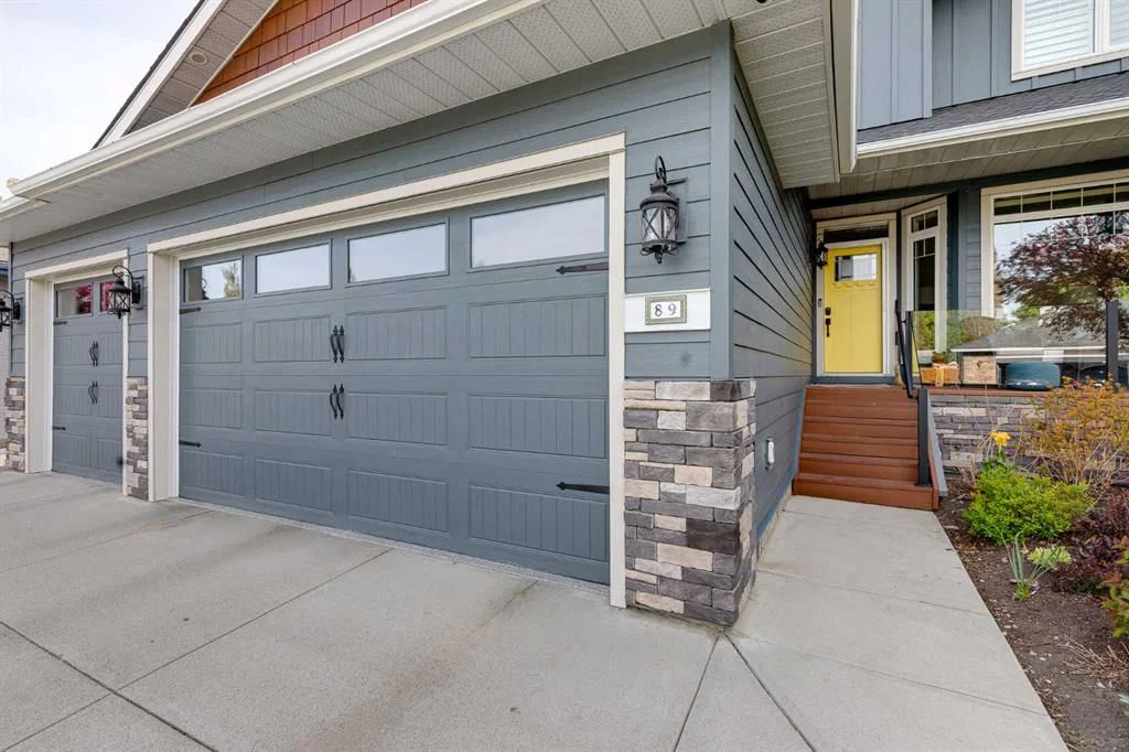 89 Douglasdale Crescent SE, Calgary — photo 3 of 50