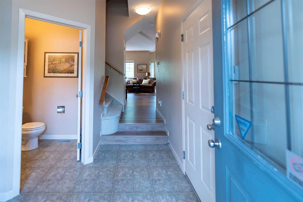 22 Rockyvalley Villas NW, Calgary — photo 2 of 30