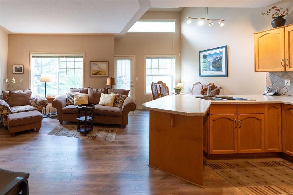 22 Rockyvalley Villas NW, Calgary — photo 3 of 30