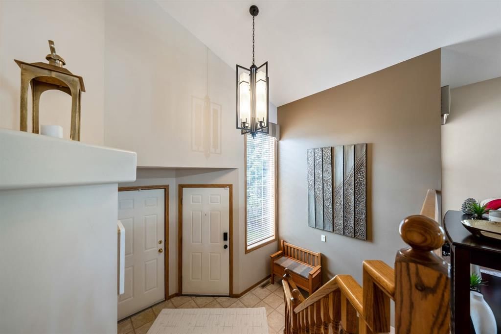 142 Coventry View NE, Calgary — photo 4 of 32