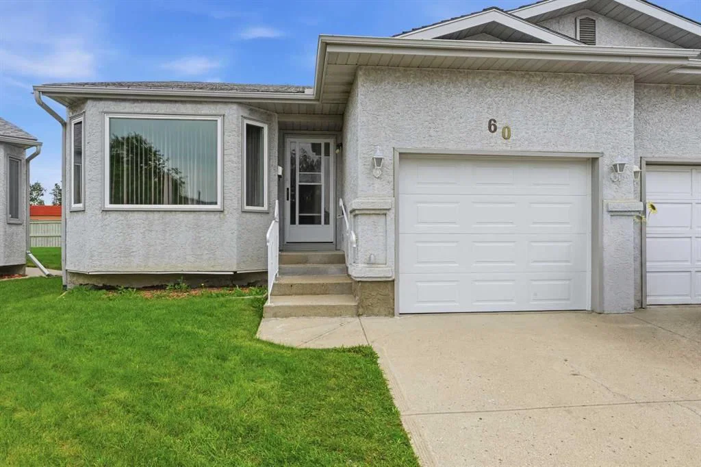 60 Rundlelawn Green NE, Calgary — photo 2 of 34