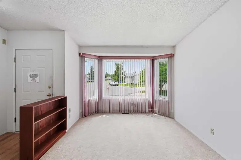 60 Rundlelawn Green NE, Calgary — photo 4 of 34