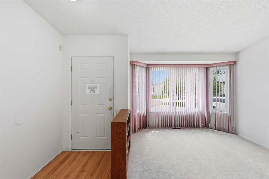 60 Rundlelawn Green NE, Calgary — photo 5 of 34