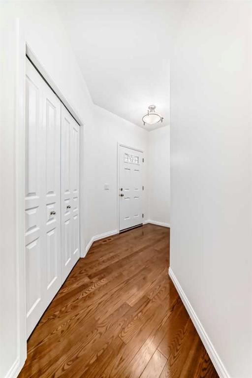 27 Aspen Hills Close SW, Calgary — photo 2 of 34