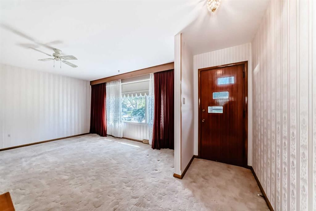 54 Fullerton Road SE, Calgary — photo 4 of 49