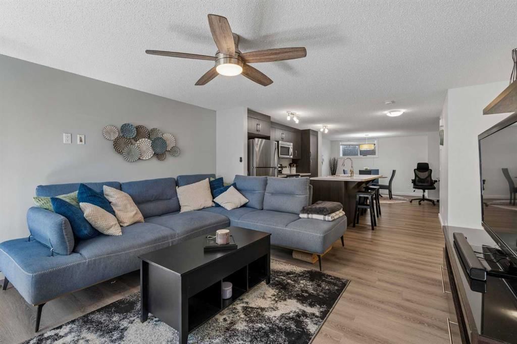 202 Auburn Bay Circle SE, Calgary — photo 3 of 20