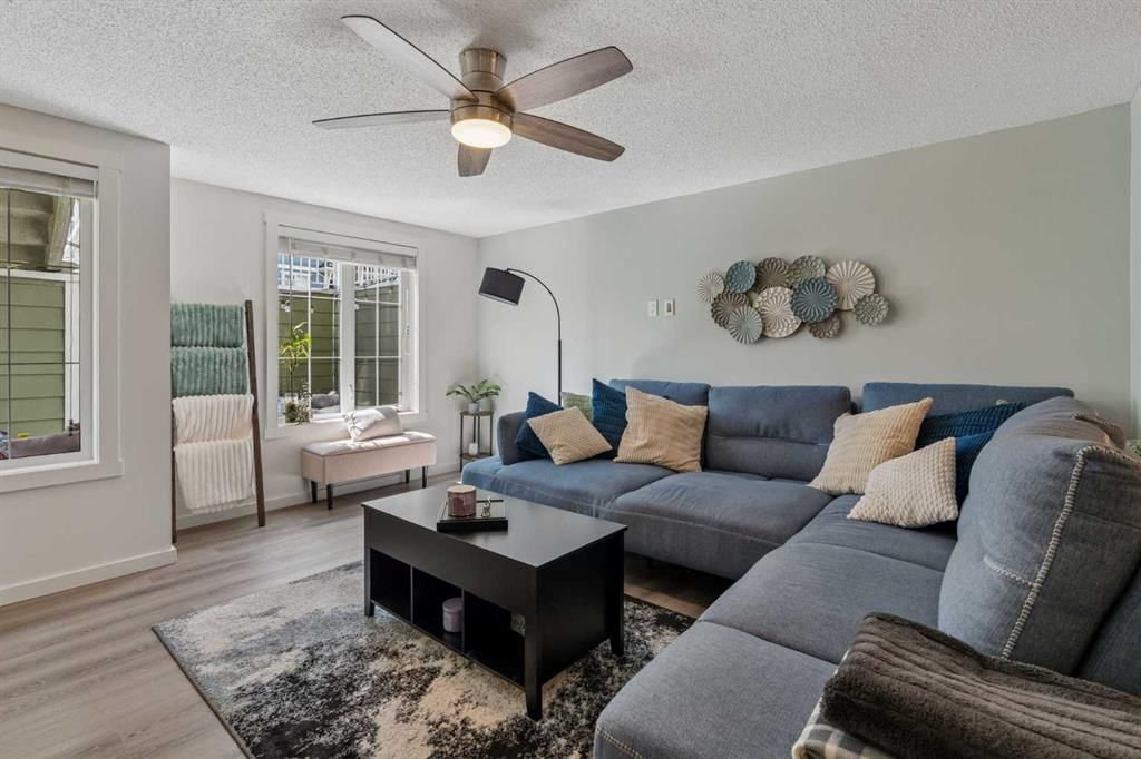 202 Auburn Bay Circle SE, Calgary — photo 4 of 20