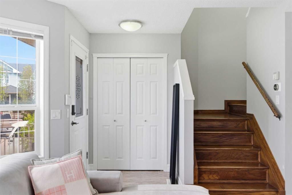204 Citadel Bluff Close NW, Calgary — photo 4 of 46