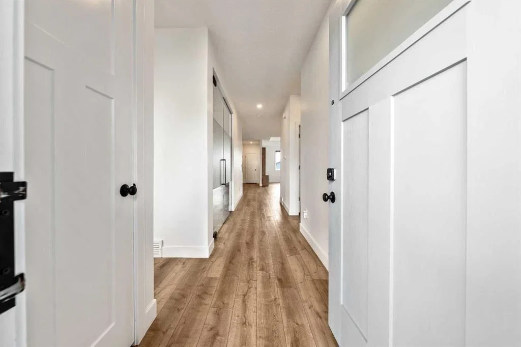 23 31 Avenue SW, Calgary — photo 2 of 45