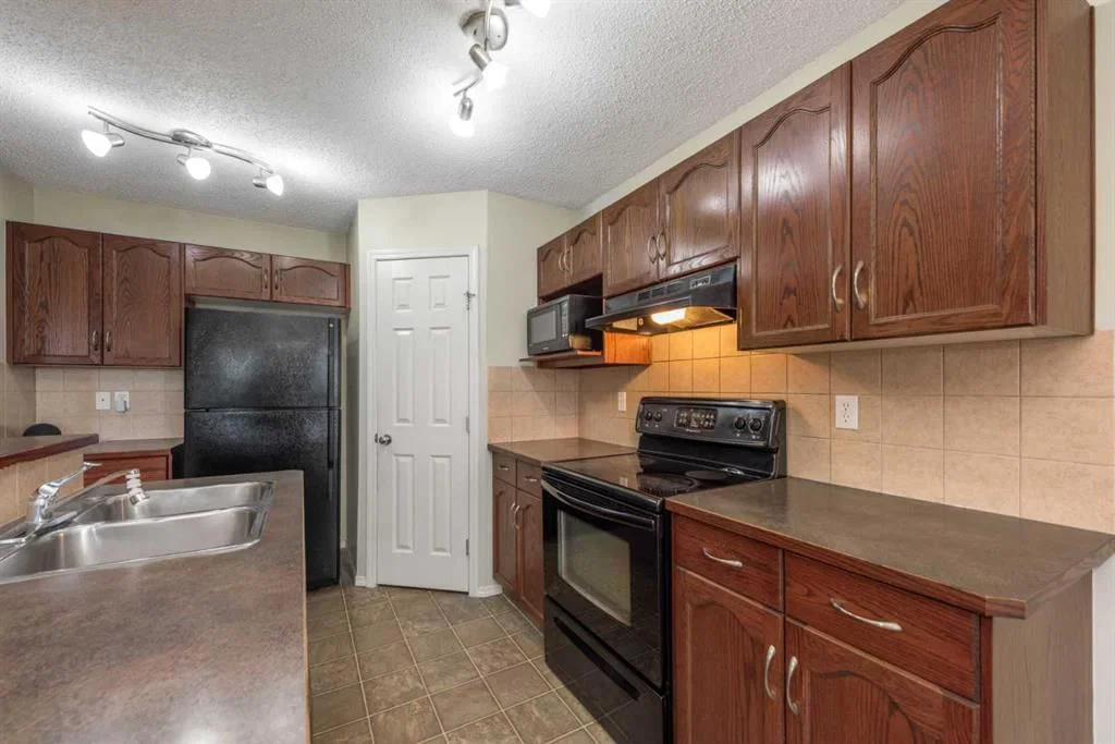 276 Taralake Terrace NE, Calgary — photo 3 of 48