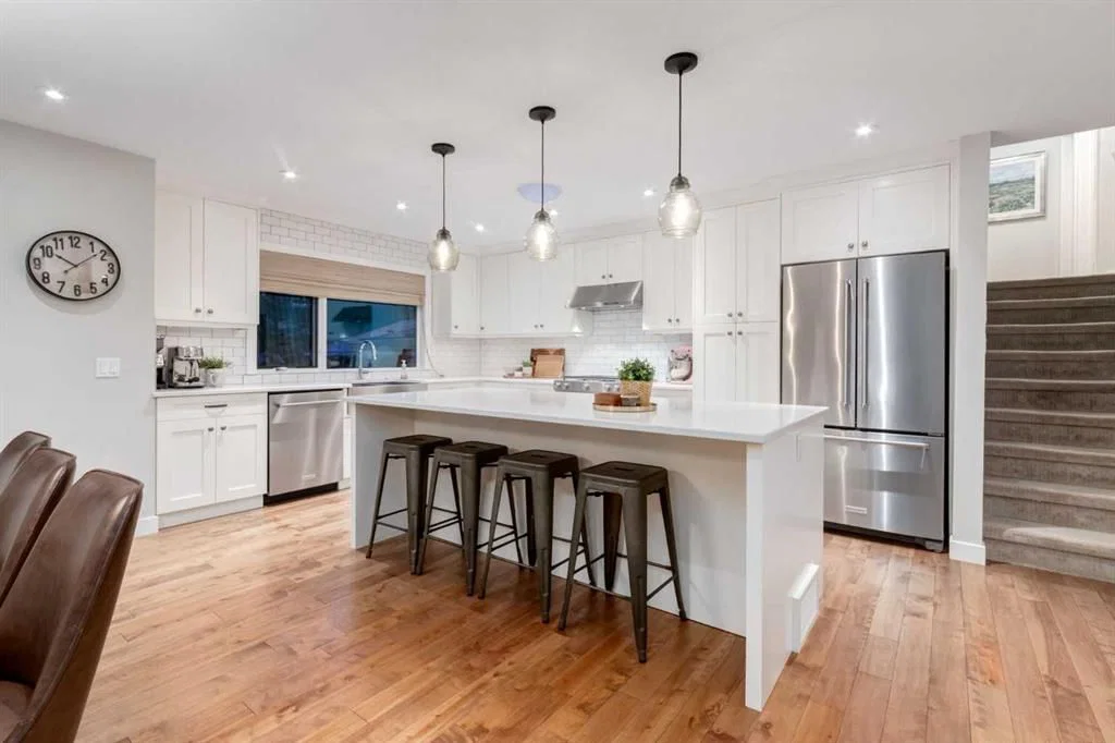 7319 Keewatin Street SW, Calgary — photo 4 of 50