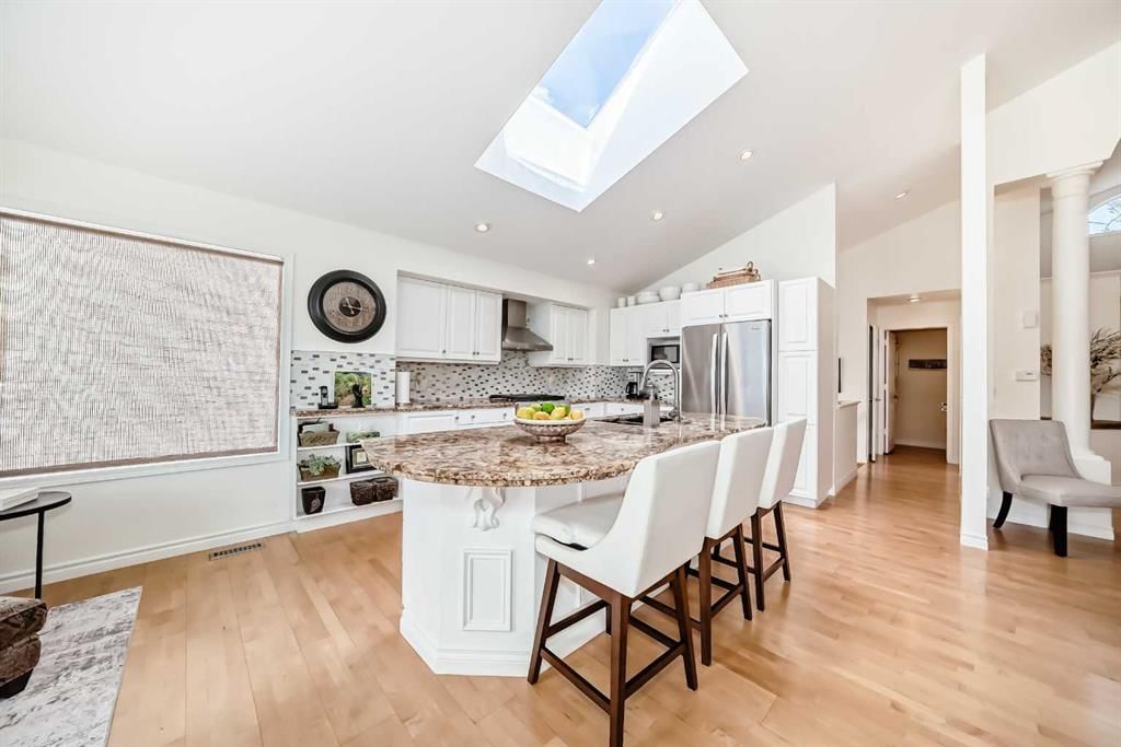 243 Mt Assiniboine Circle SE, Calgary — photo 4 of 40