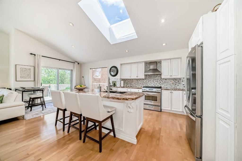 243 Mt Assiniboine Circle SE, Calgary — photo 5 of 40