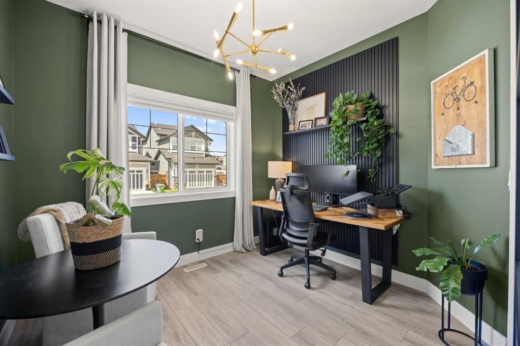 141 Magnolia Manor SE, Calgary — photo 4 of 50