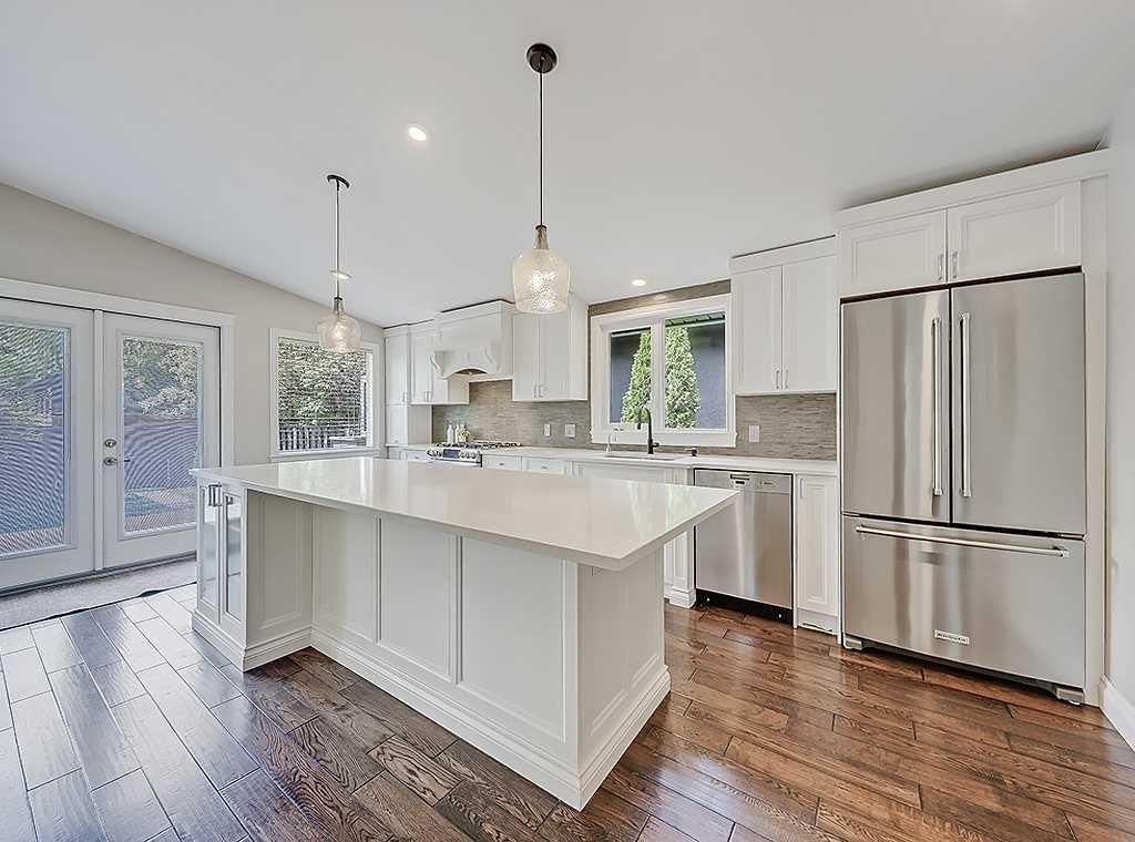 907 Kerfoot Crescent SW, Calgary — photo 3 of 28