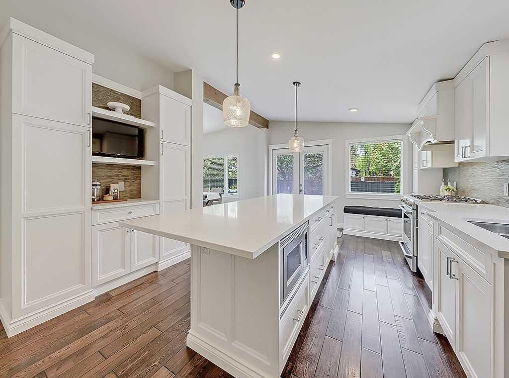 907 Kerfoot Crescent SW, Calgary — photo 4 of 28