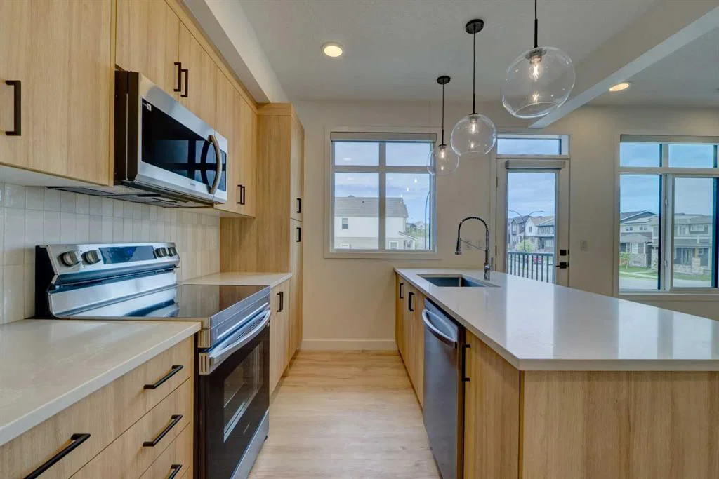 14832 1 Street NW, Calgary — main listing photo