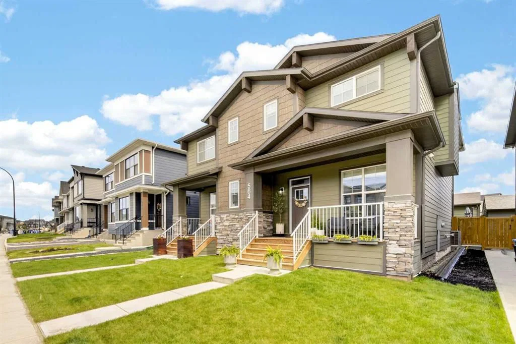 564 Rowmont Boulevard NW, Calgary — photo 3 of 50