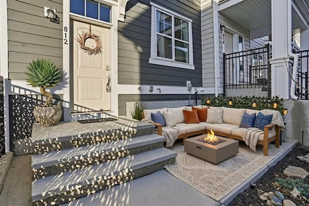 812 Cranbrook Walk SE, Calgary — photo 4 of 42