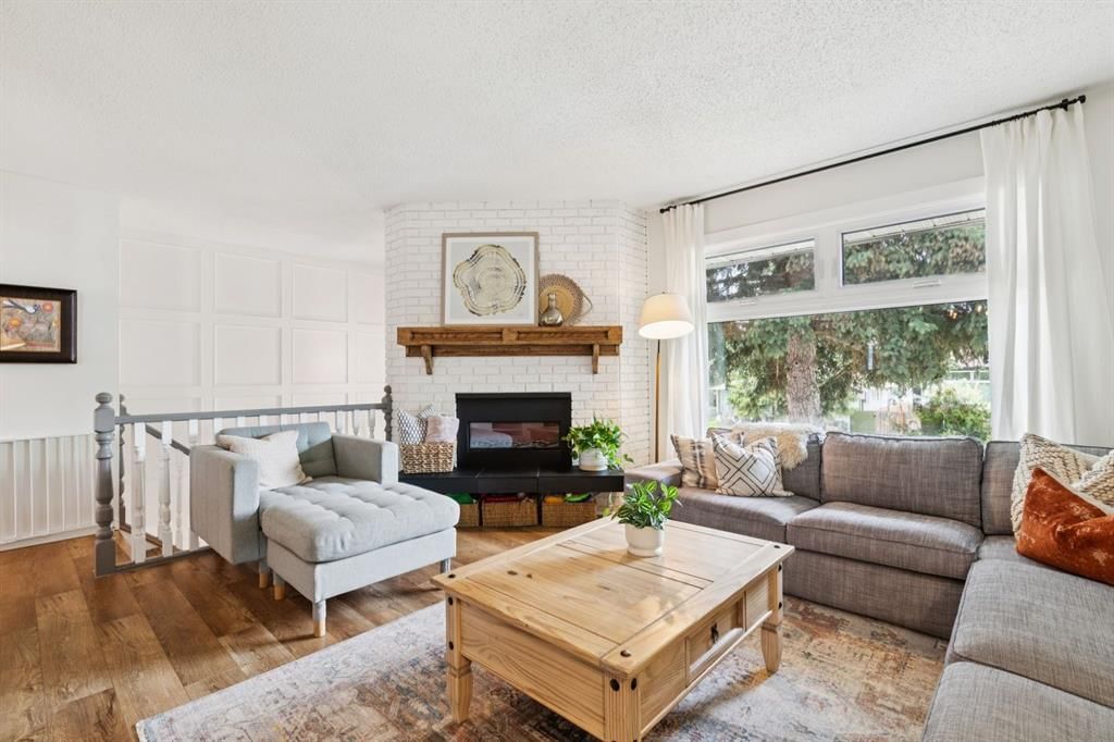 432 Queensland Road SE, Calgary — photo 4 of 43