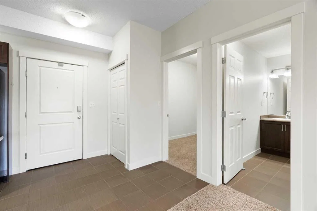 110, 3950 46 Avenue NW, Calgary — photo 5 of 32
