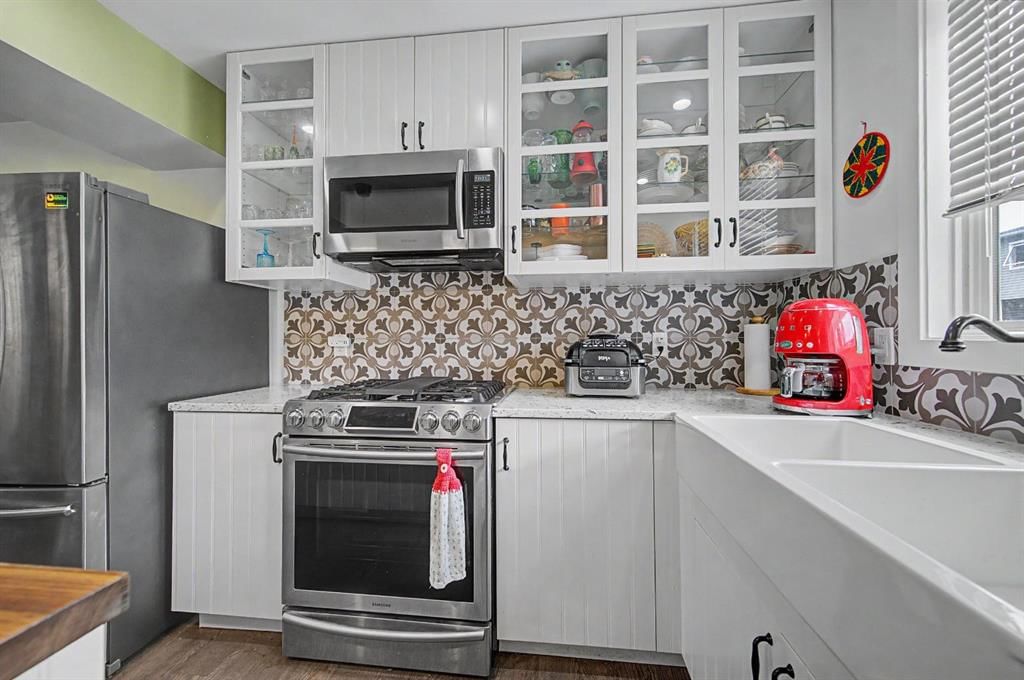 633 Regal Park NE, Calgary — photo 5 of 26