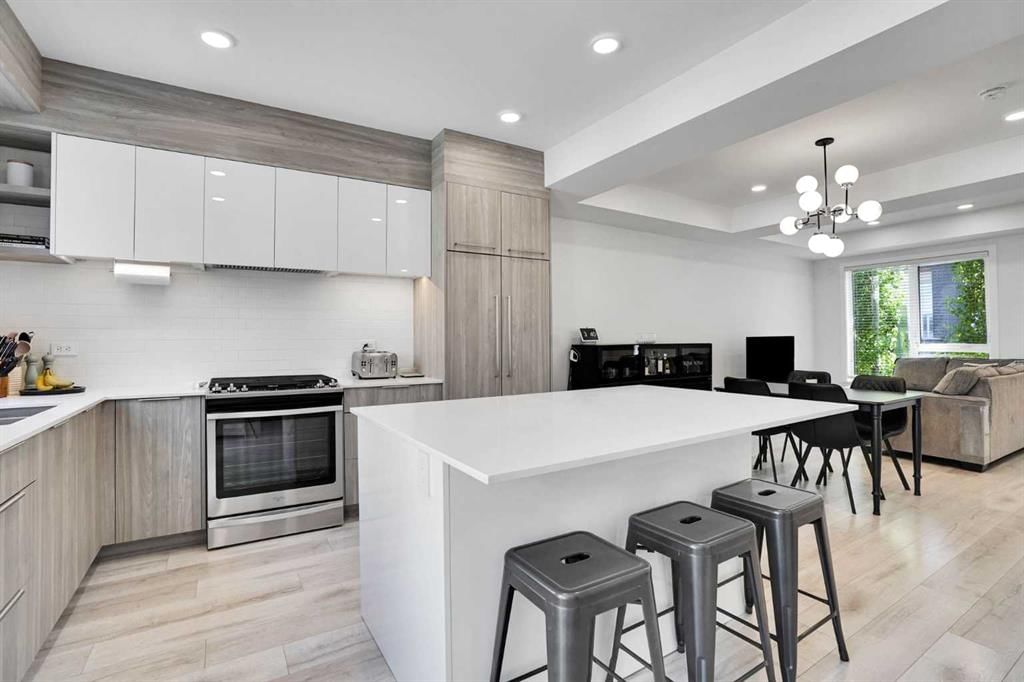 4012 Kovitz Lane NW, Calgary — photo 2 of 40
