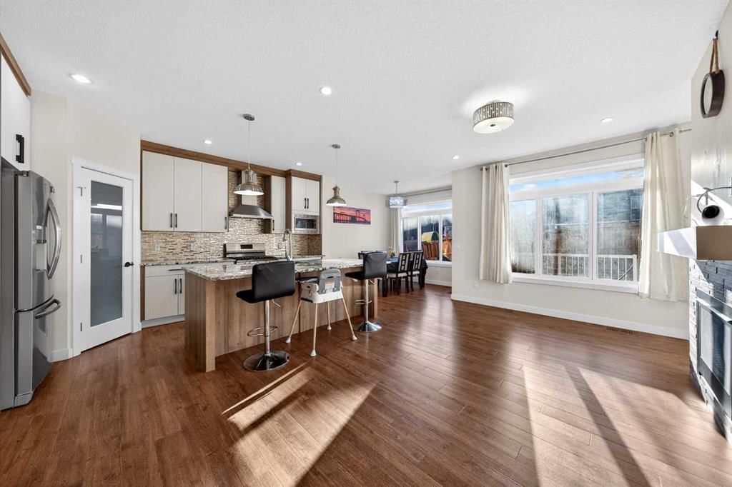 353 Nolanhurst Crescent NW, Calgary — photo 2 of 43