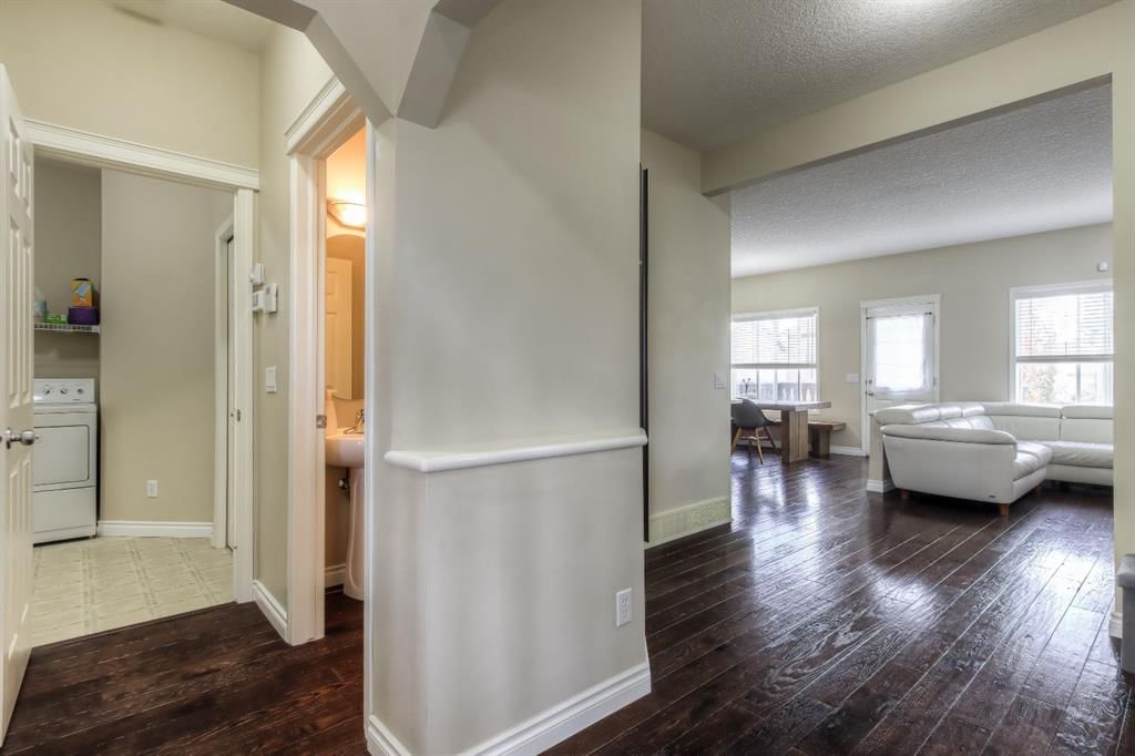 77 Weston Court SW, Calgary — photo 4 of 33