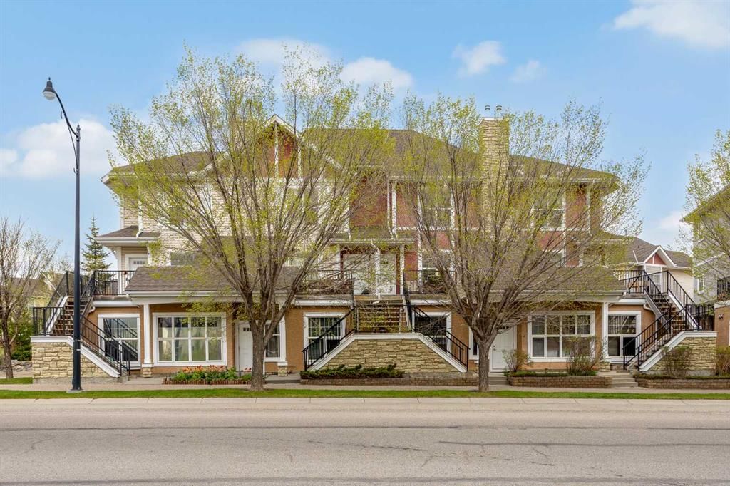 768 73 Street SW, Calgary — main listing photo
