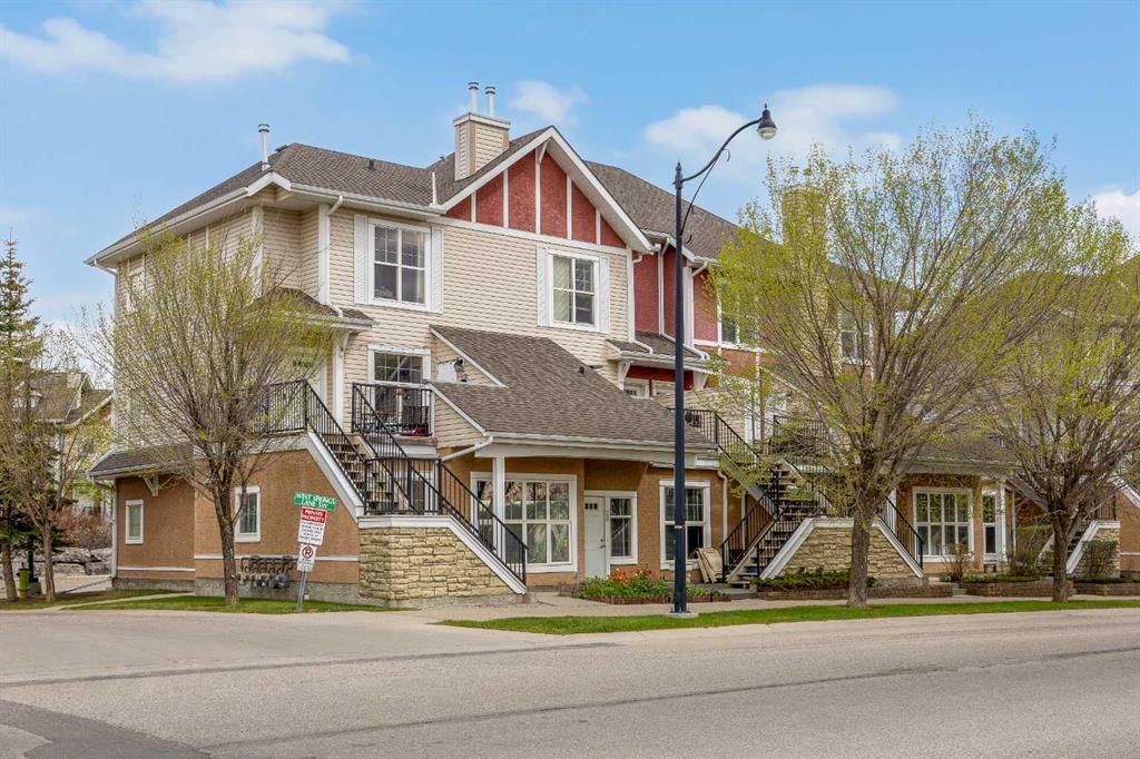 768 73 Street SW, Calgary — photo 2 of 35
