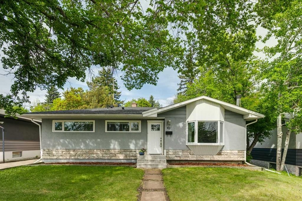 40 Henefer Road SW, Calgary — photo 3 of 30