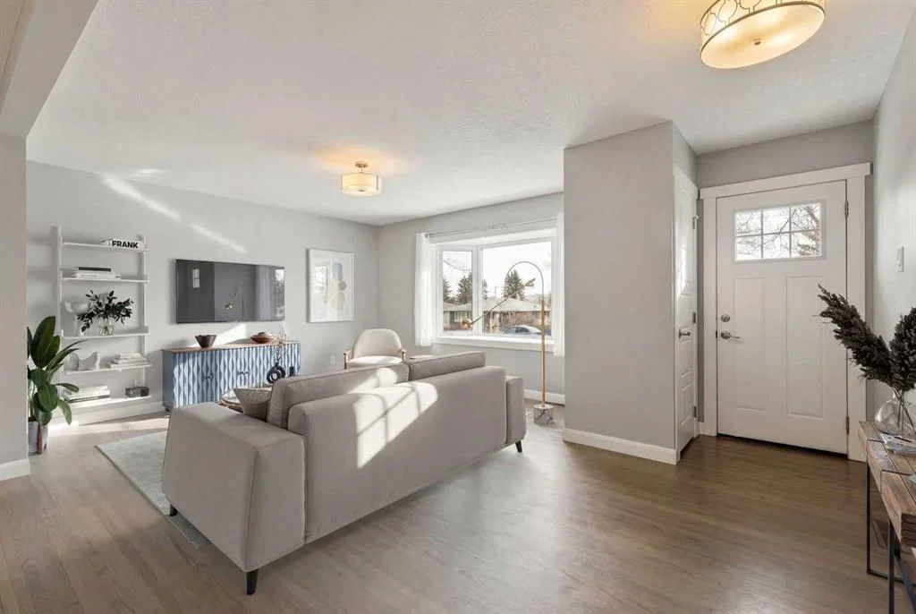 40 Henefer Road SW, Calgary — photo 4 of 30