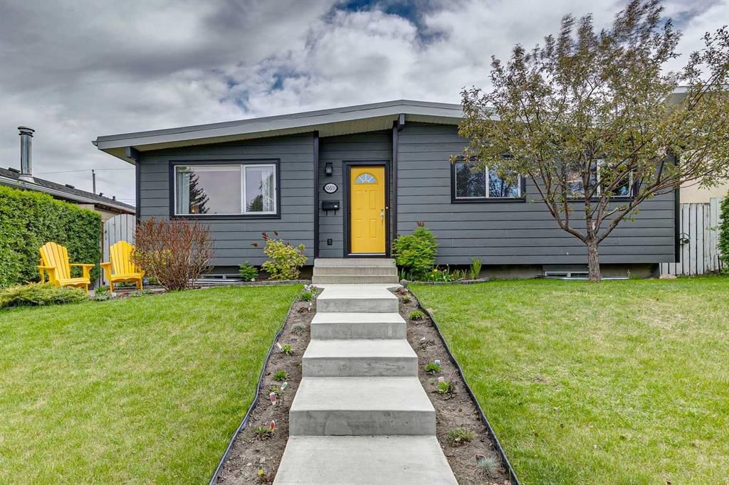 10651 Shillington Crescent SW, Calgary — photo 3 of 50