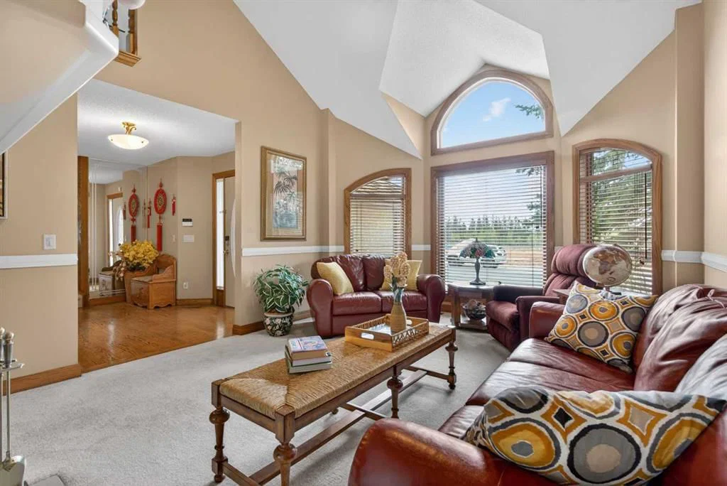 935 Shawnee Drive SW, Calgary — photo 2 of 50