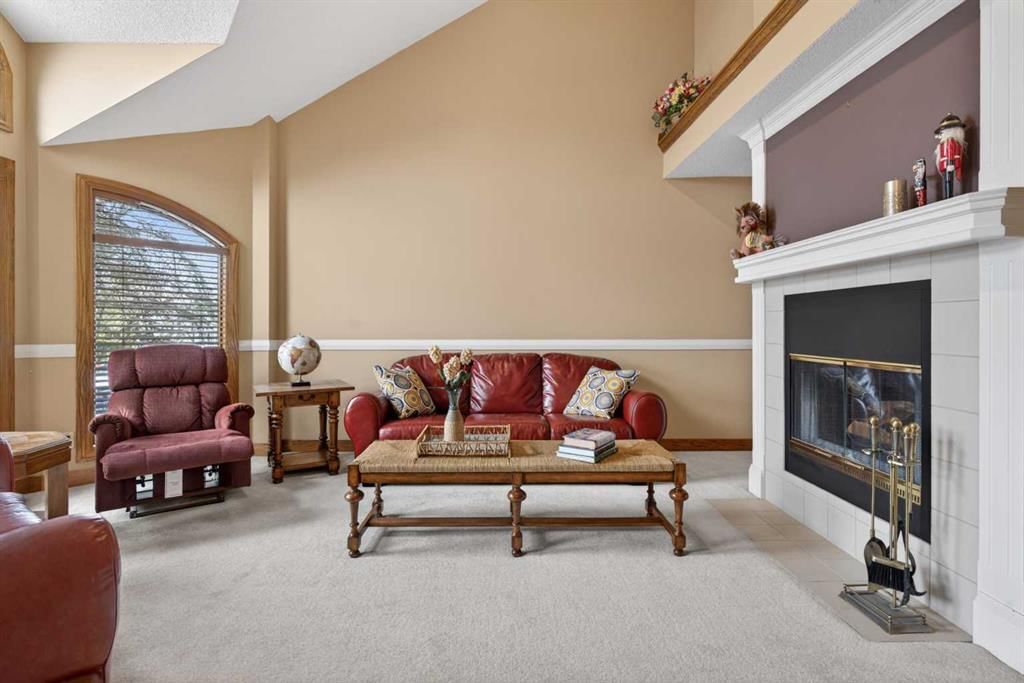 935 Shawnee Drive SW, Calgary — photo 5 of 50