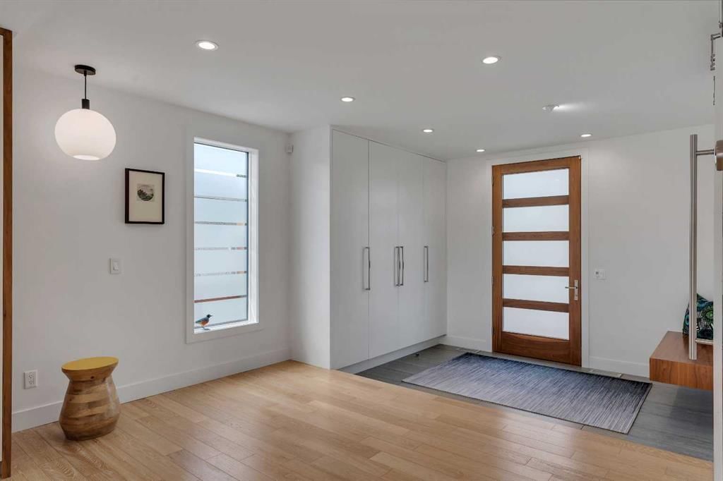 3724 Kerrydale Road SW, Calgary — photo 2 of 48