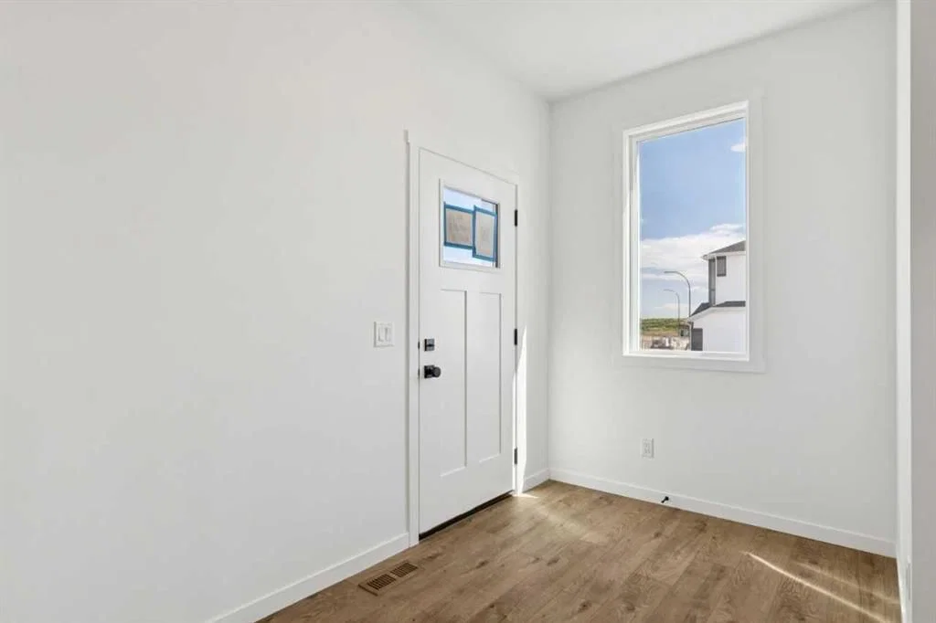 93 Bartlett Way SE, Calgary — photo 3 of 50