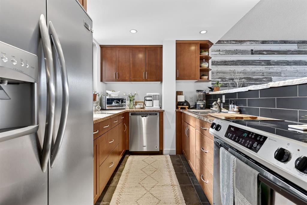 401, 3316 Rideau Place SW, Calgary — recently sold condo